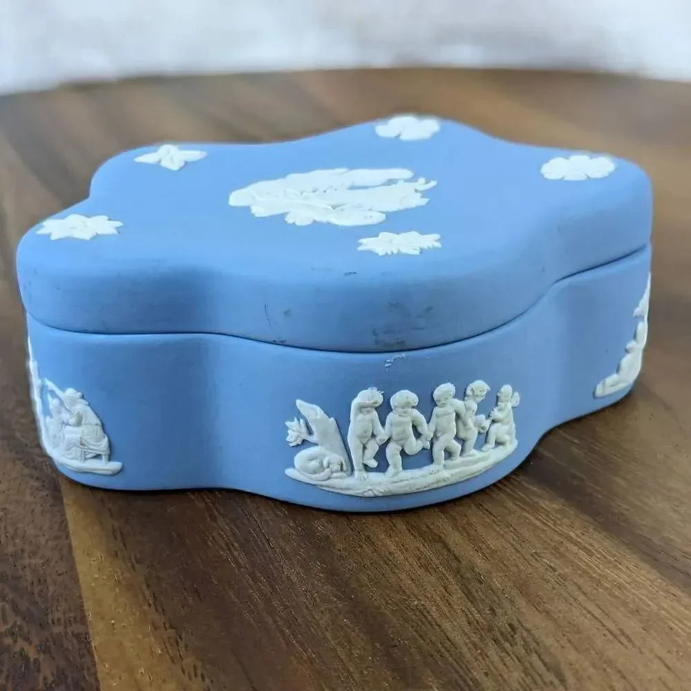 Wedgwood Pentafoil Jasperware Candy Box Pale Blue Cloud Shape 4